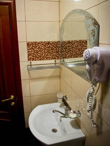 Фото номера Люкс с видом на озеро Мотели Motel Kurortnyy &amp; SPA г. Шкло 22