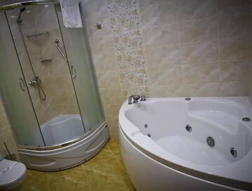 Фото номера Люкс с видом на озеро Мотели Motel Kurortnyy &amp; SPA г. Шкло 20