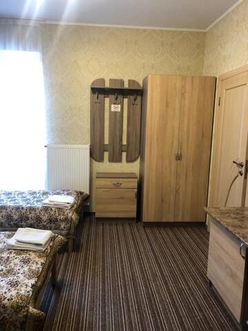 Фото номера Улучшенный трехместный номер Мотели Motel Kurortnyy &amp; SPA г. Шкло 2